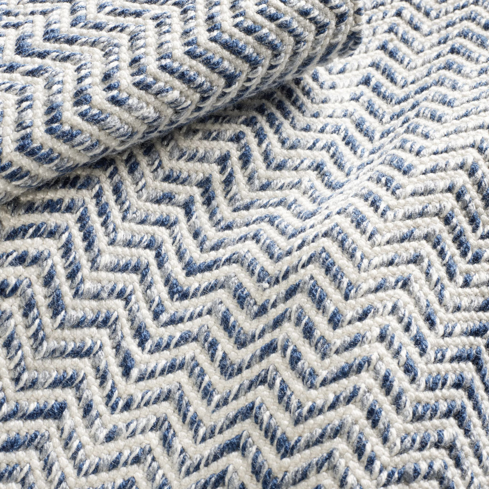 Coastal Blue Handwoven Indoor/Outdoor Rug, Rectangle 7'6" x 9'6"