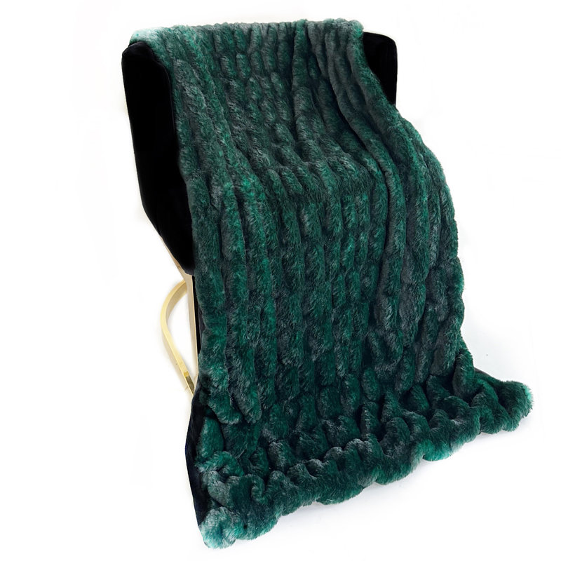 Couverture en fausse fourrure pelucheuse, L 102 po x L 116 po, Vert