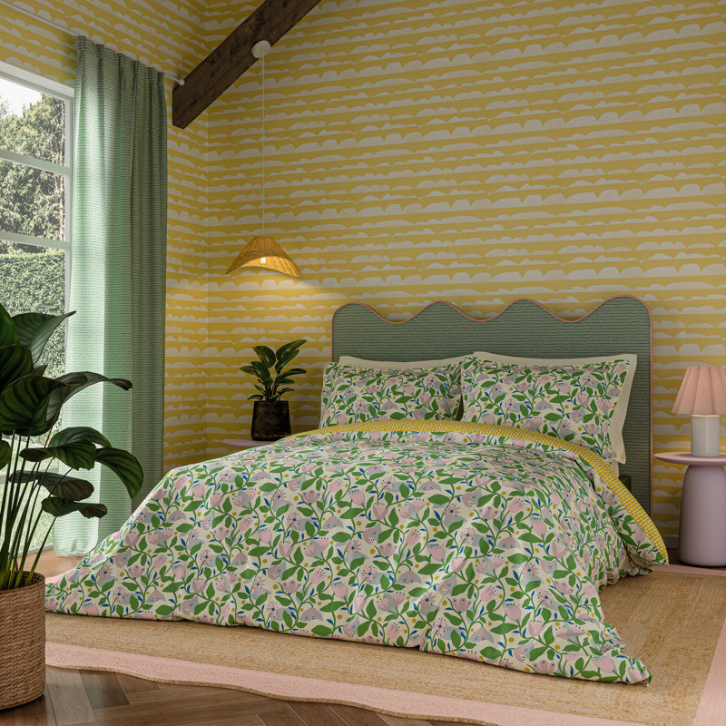 Dancing Daisies Cotton Floral Duvet Cover Set with Pillowcases Included, Super King Duvet Cover + 2 Pillowcases