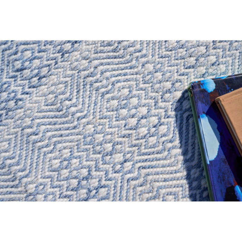 Echo Geometric Area Rug in Light Blue, Rectangle 2' x 3'