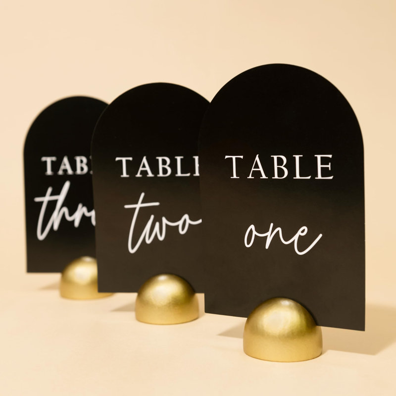 Table de cursive moderne avec numéro de carte noire et demi-cercle avec support rond