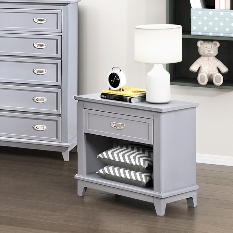 Table de chevet de chambre à coucher au design classique, 1 tiroir et rangement, poignées en nickel poli, sans assemblage, style 24 po x 16 po, avec glissières à roulement, tablette inférieure pour le rangement, assemblage