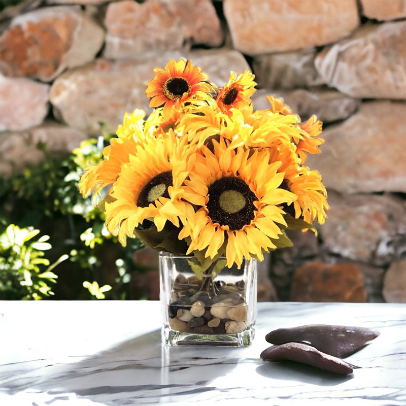 Arrangement floral tournesol dans un vase