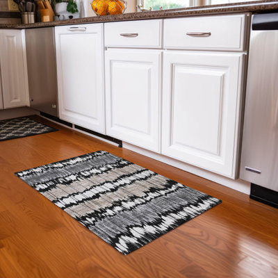 Lamanna Washable Striped Indoor / Outdoor Rug