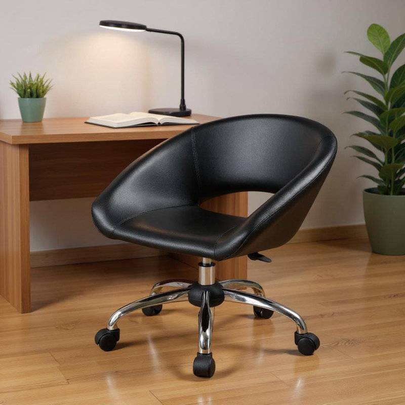 Chaise de bureau pivotante noire et argentée en similicuir
