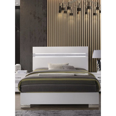 High Gloss White Queen Bed - Creates An Inviting Bedroom Atmosphere Stylish With Materials For A Long-Lasting