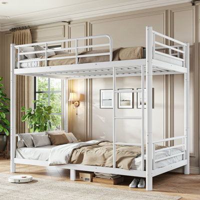 Lit superposé en métal Twin XL/Queen Size 160 cm L x 149 cm l x 196 cm H. Construction monobloc en tubes ronds noirs. Réduction du bruit. Sommier non requis.