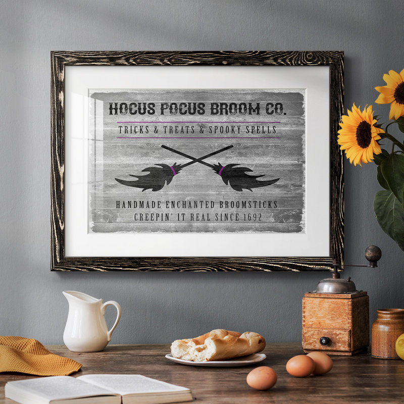 Hocus Pocus Broom Co, impression sur papier, H 18 po x l 26 po x P 1,5 po, Noir