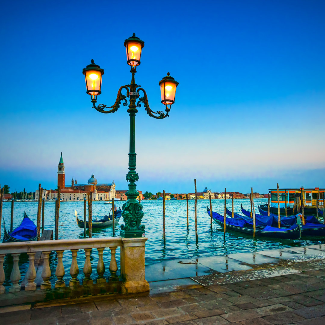 Venedig Sonnenuntergang und Kirche von Stevanzz - Leinwandfoto