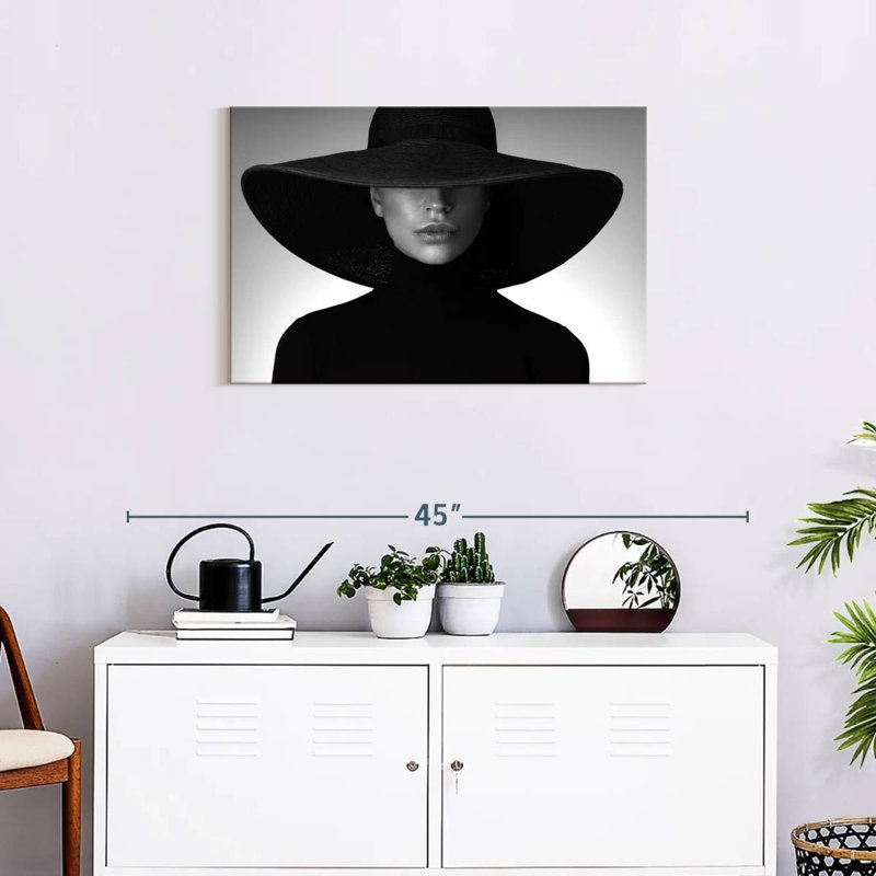 Leisha Noir Belle, 20" H x 30" W
