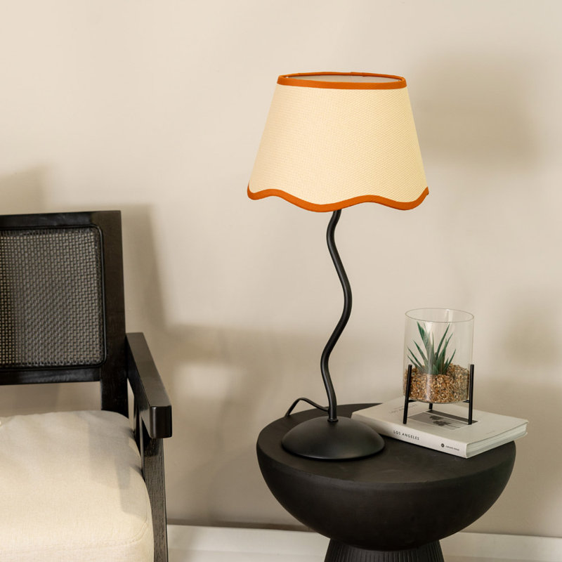 Dakiyah Metal Table Lamp, No, Red