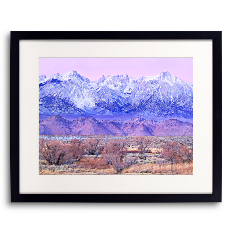 Sierra Nevada Mts. Pre-Dawn par Bruce Heinemann, H 17,2 po x l 21,2 po, Papier avec cadre noir