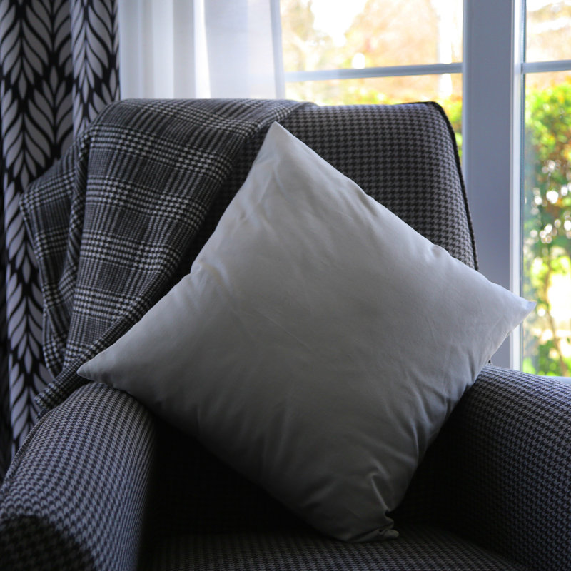 Housse et insert de coussin intérieur / extérieur carré 100% satin Dliyah, gris