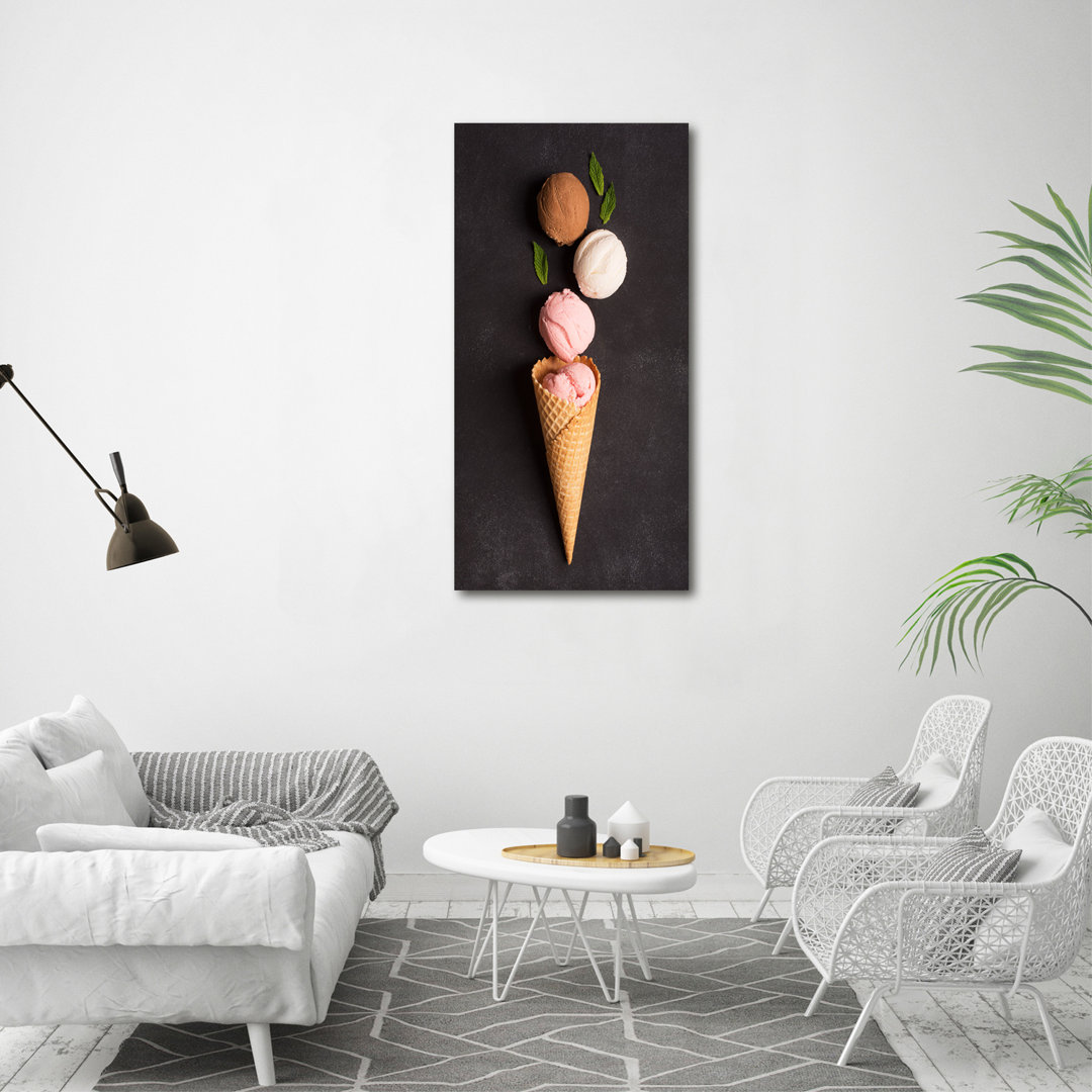 Eiscreme in einer Waffel - Kunstdrucke auf Leinwand