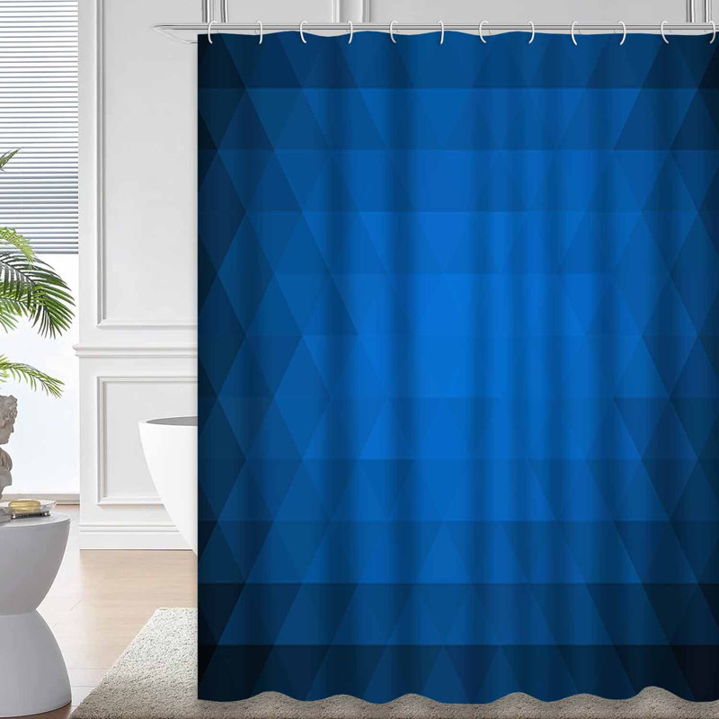 Rideau de douche abstrait abstrait triangulaire bleu foncé à 12 crochets, L 72 po x l 84 po