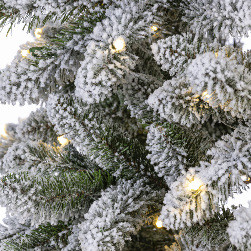 Gursimran Lighted Pine Christmas Tree, 7.5'