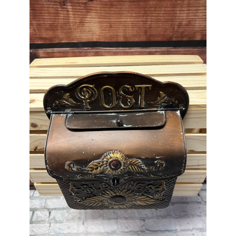 Boîte aux lettres murale en métal
