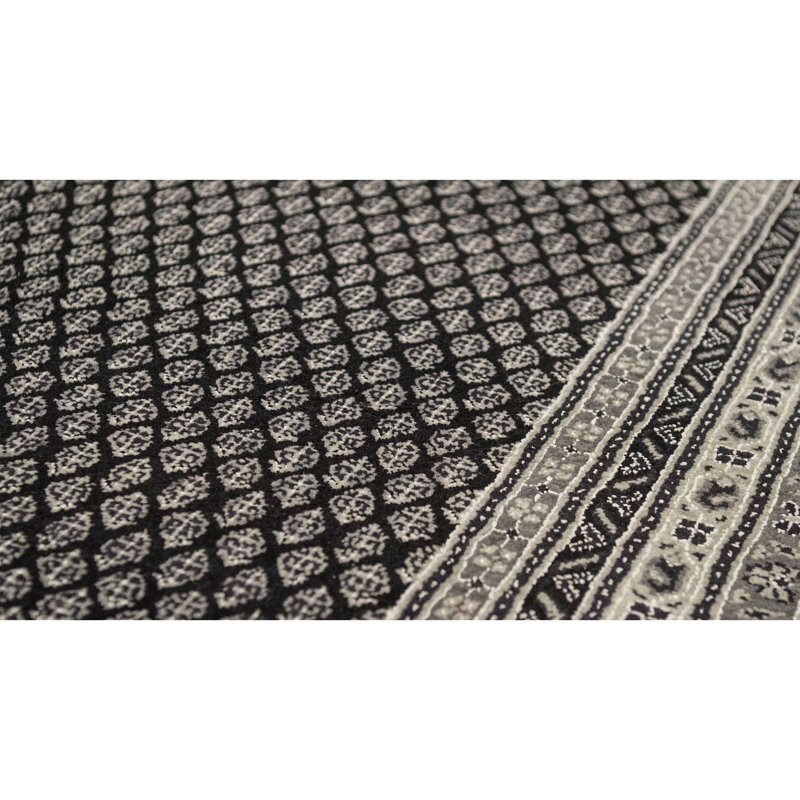 Lori Wool Oriental Area Rug, Rectangle 5'9" x 7'10"