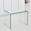 Petite table d'appoint et de bout en verre transparent