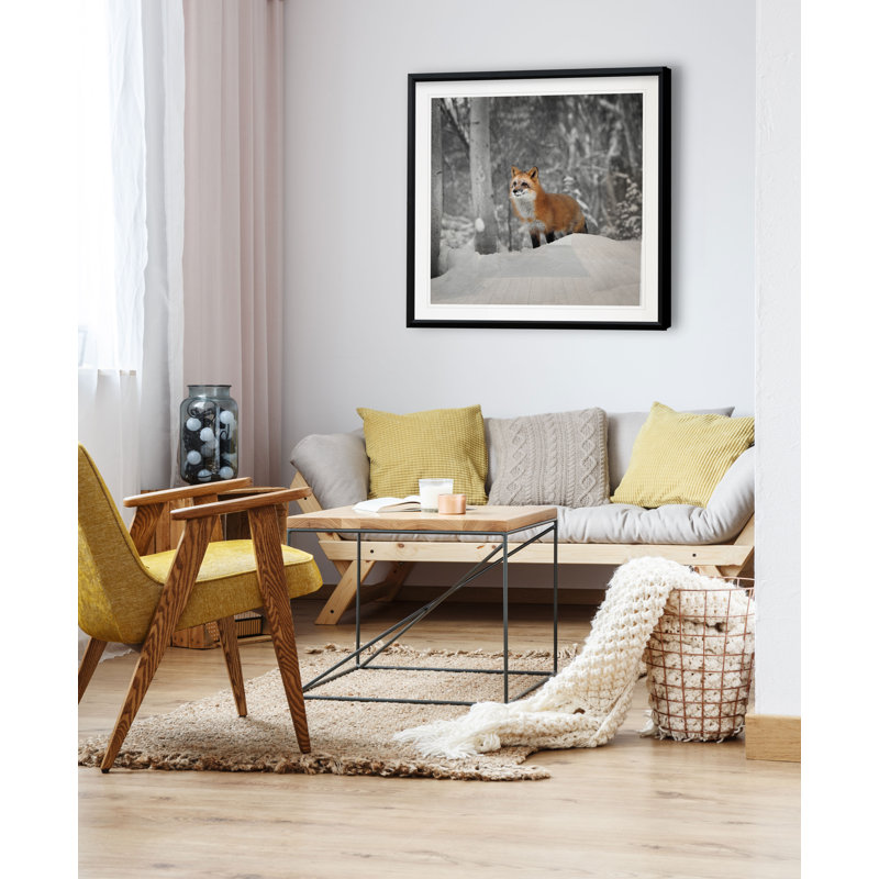 « snowy sentinelle », reproduction de photo, H 17,5 po x l 17,5 po x P 1,5 po, Cadre plastique noir