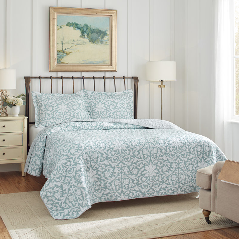 Laura Ashley Mia Reversible Cotton Quilt Set, King Quilt + 2 King Shams