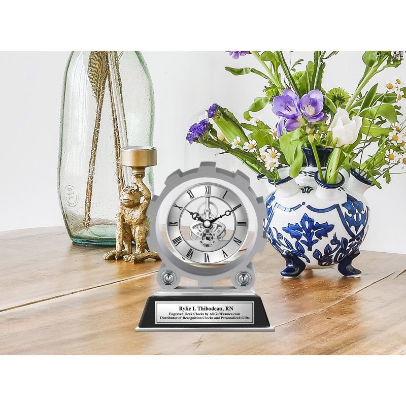 Horloge de table analogique à quartz en métal argenté, Oui