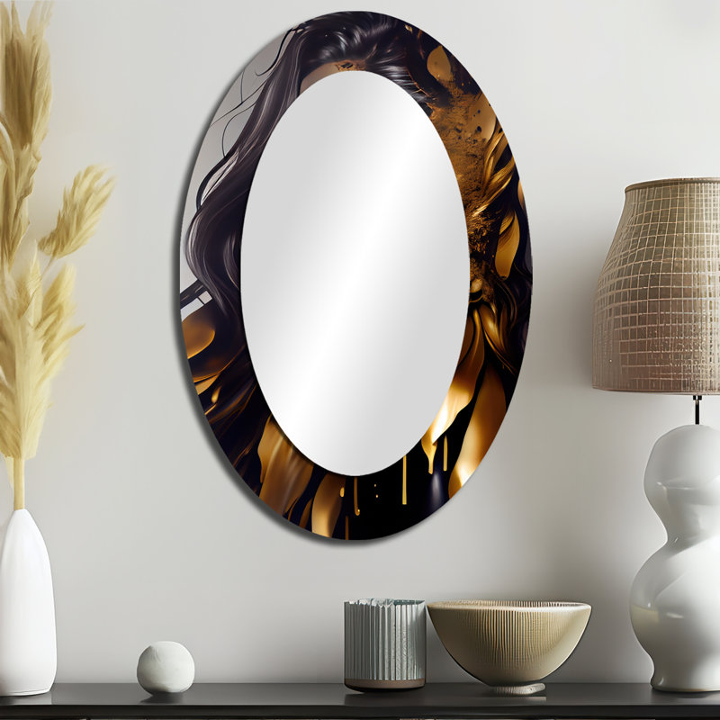 Femme sensuelle dorée et noire I - grand miroir mural ovale sur métal, 36 po x 24 po