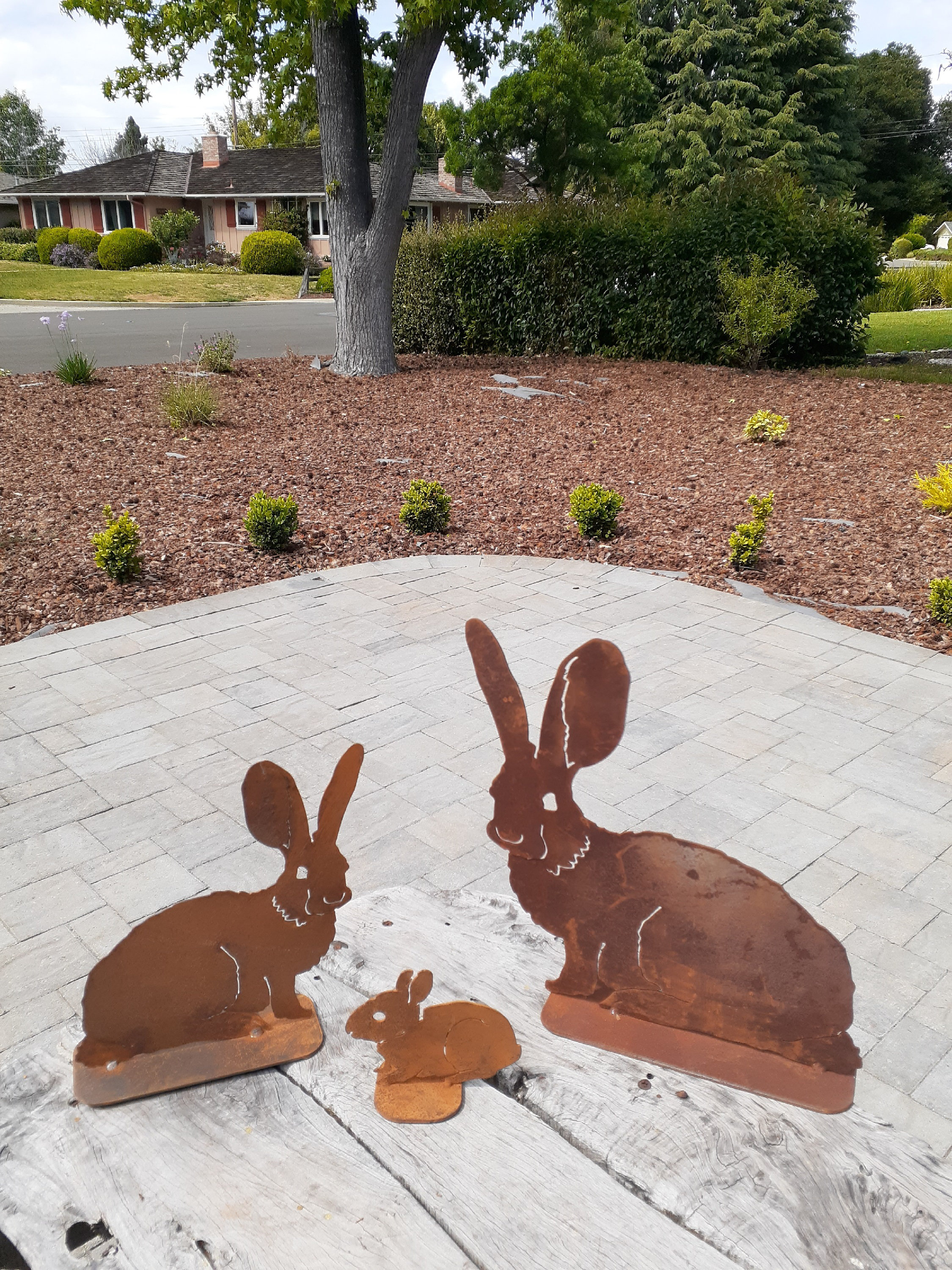 August Grove Asdvadzadur Rabbit Family on Bases 3 Piece Garden Art Set ...