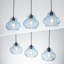 Suspension linéaire à 3 lumières pour îlot de cuisine, lustre moderne noir mat réglable avec abat-jour en verre bleu bullé fabriqués à la main