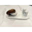 Marbre blanc et bois d'acacia entrelacés Sculpture moderne chaîne décorative Statue pour table à manger Table basse Tablette Décoration de salon