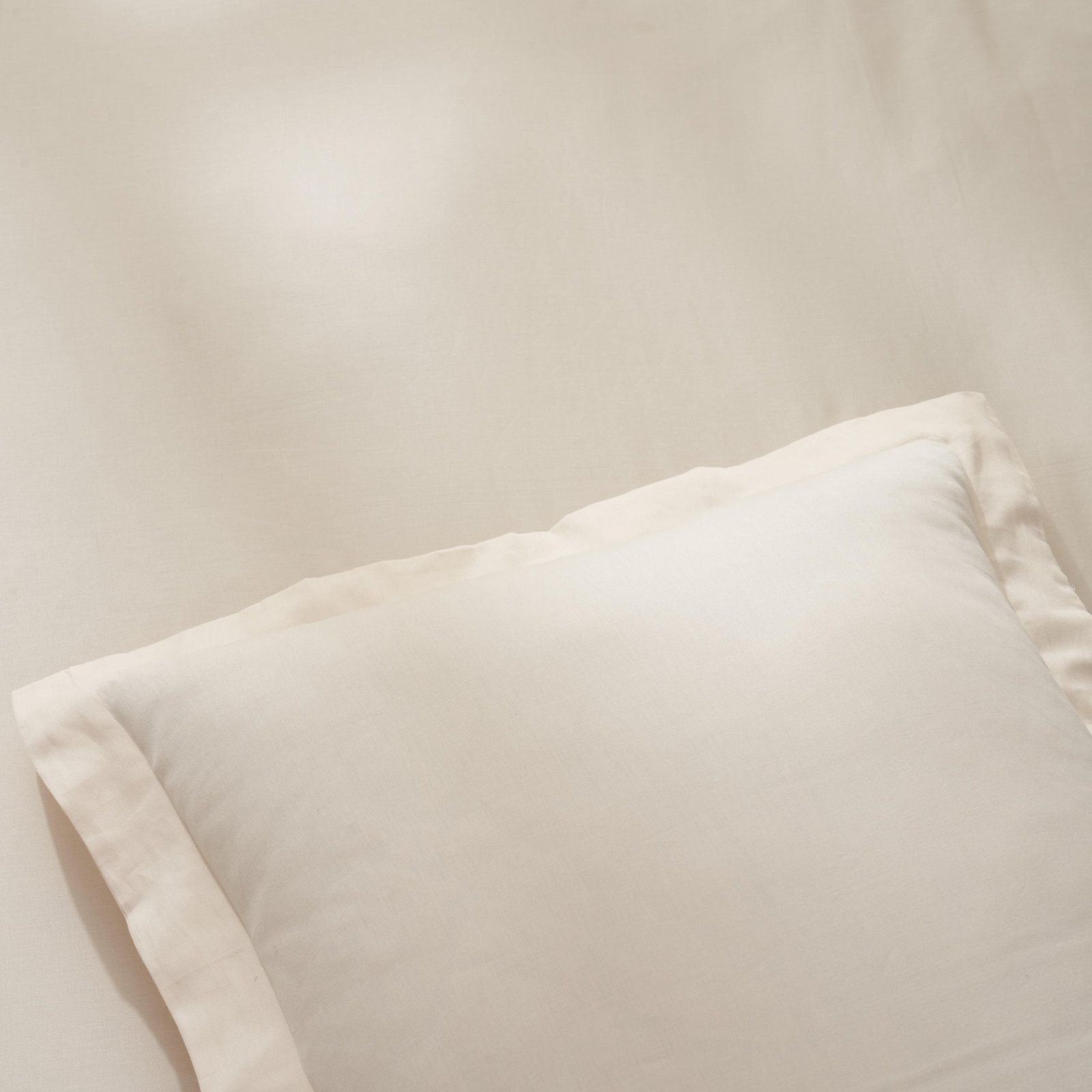 Lunete Egyptian Cotton Duvet Cover Set, Ivory, King / Cal. King Duvet Cover+ 2 Pillow Shams,