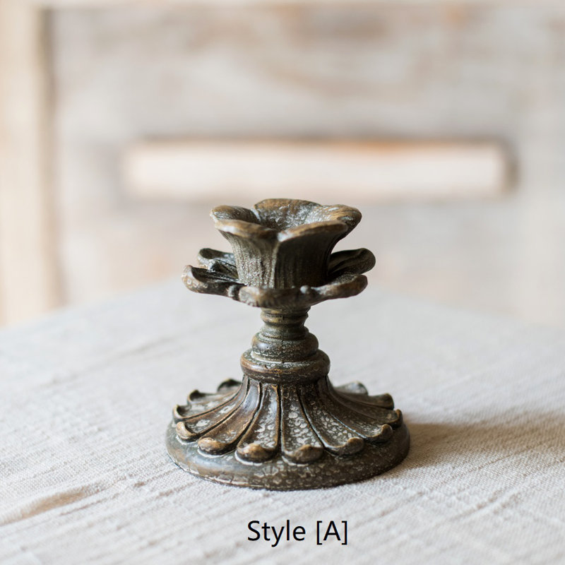 Petite chandelles en résine française classique, H 3,5 po x l 3,4 po x P 0,98 po