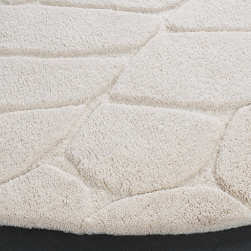 Bigelow Solid Color Hand Tufted Wool Area Rug in Ivory, Round 6'