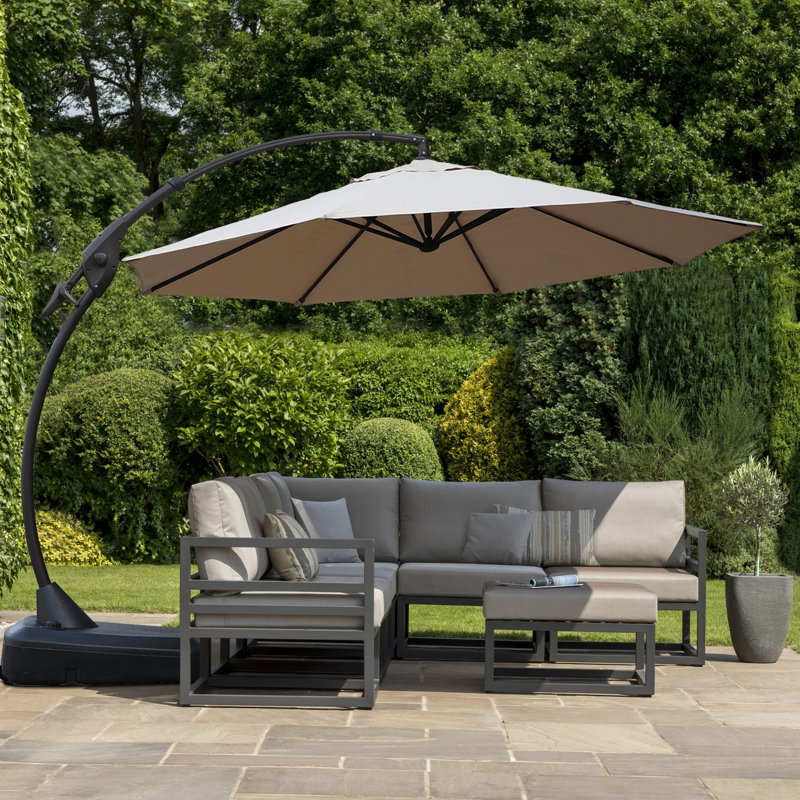 Parasol en porte-à-faux octogonal Kimolos, Beige, H 108 po x l 144 po x P 144 po