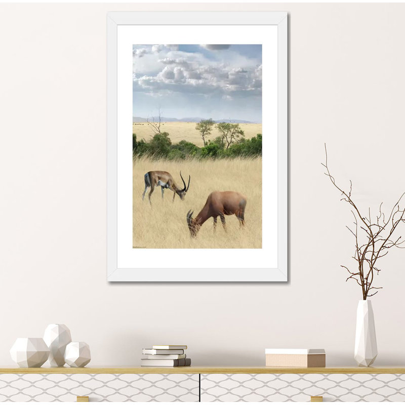 #2 Kenya par Ben Heine-reproduction de photo, H 24 po x l 16 po x P 1 po, Papier encadré noir, Blanc