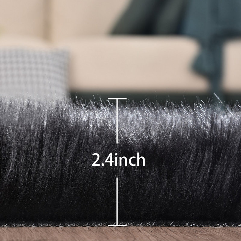 Kaweh Faux Sheepskin Indoor Rug, Round 4'