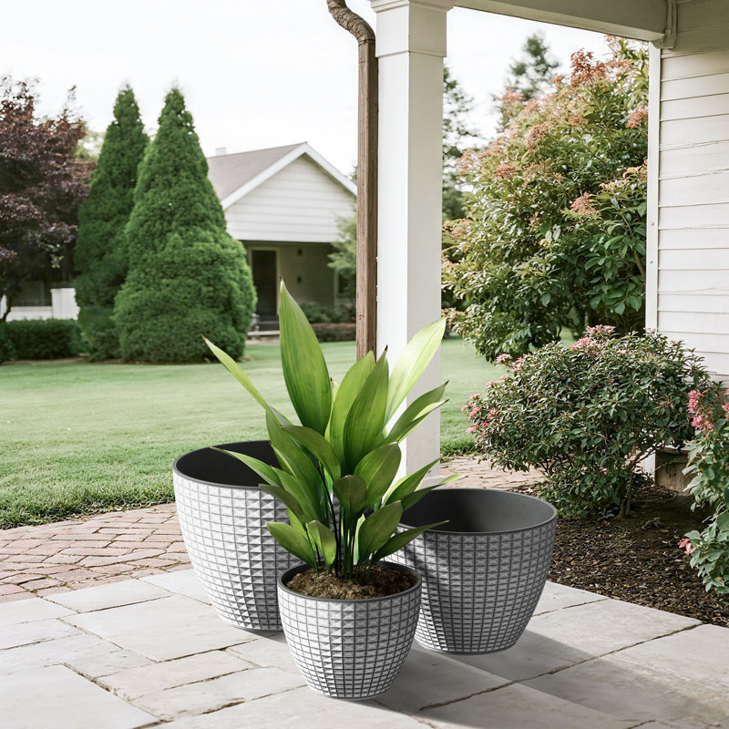 Three-piece Set Of Flower Pots With Checkered Pattern, White