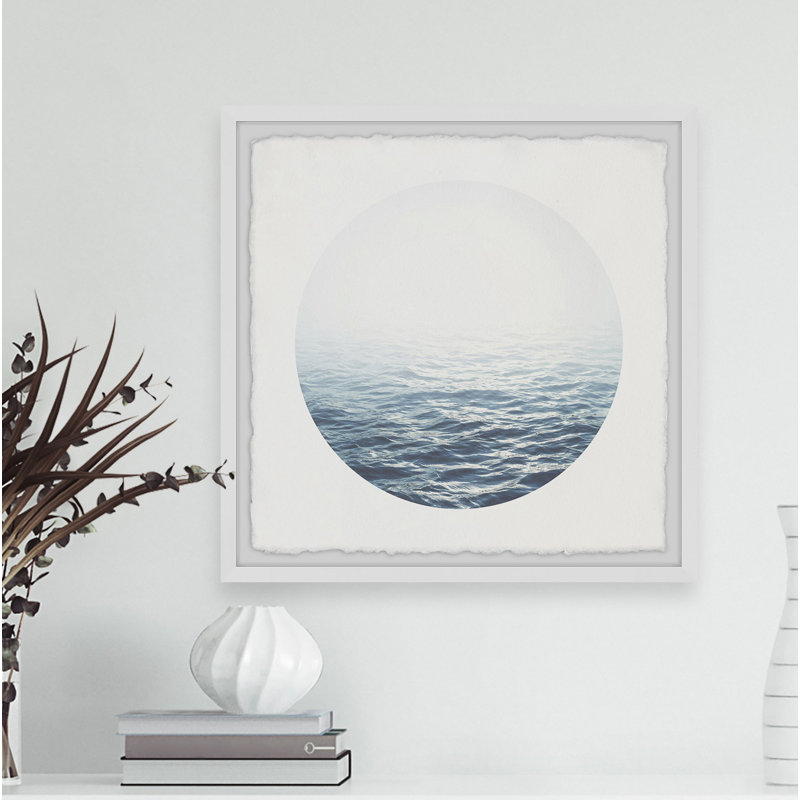 « blue light », reproduction de photo sur papier encadrée, H 32 po x l 32 po x P 1,5 po
