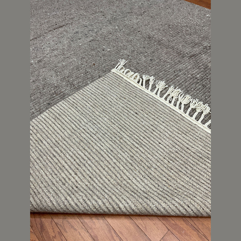 Tapis géométrique gris / blanc en laine crocheté à la main 8 pi x 10 pi