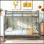 Lit simple superposé au-dessus d'un lit double, lit superposé en bois avec échelle et garde-corps gris