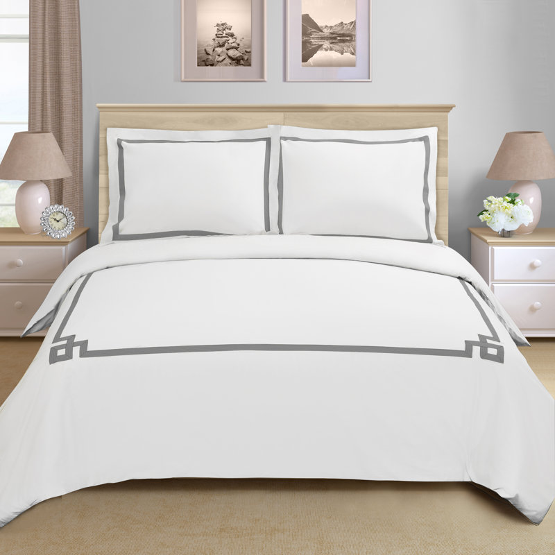 200 Thread Count 100% Cotton Geometric Border Luxury Duvet Cover Set, King/California King + 2 King Shams, Black