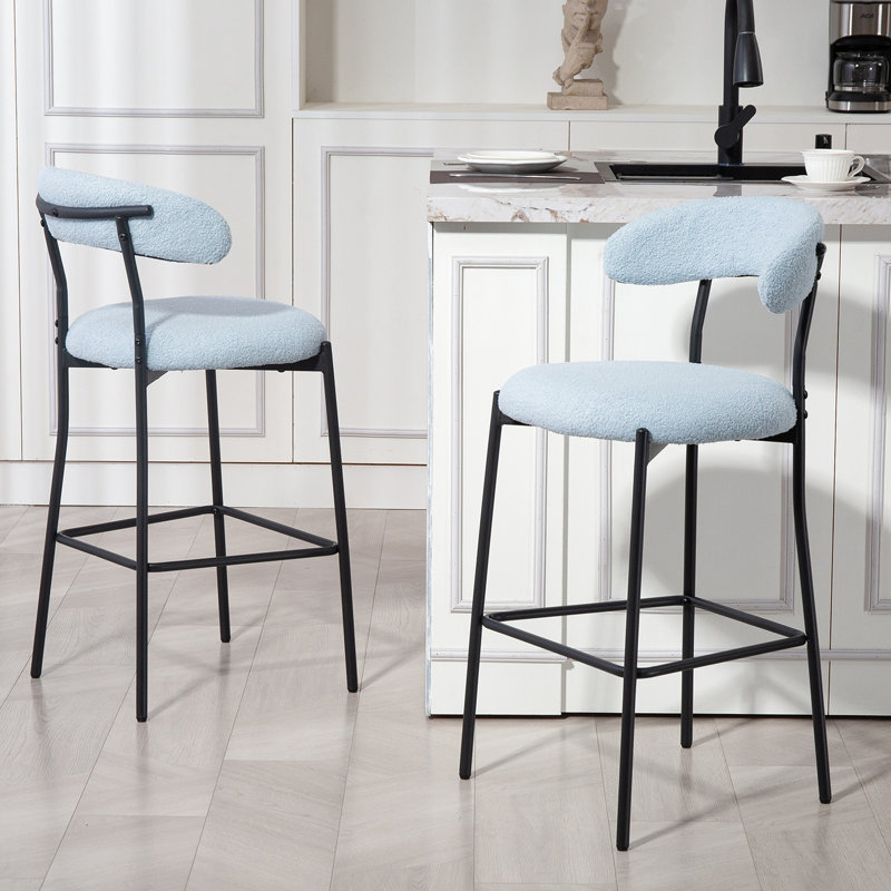 Tabouret de bar bleu à dossier ouvert de 26 po avec siège souple, base noire et repose-pieds, de 2 pour la cuisine, le salon ou le bureau, dossier moderne, coussin, structure en métal, bureau, meuble-lavabo