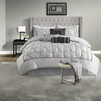 Elegant 7 Piece Bedding Sets, Queen Polyester Pleated Tufted For Home