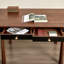 Bureau minimaliste à pieds hauts de style italien-219435916