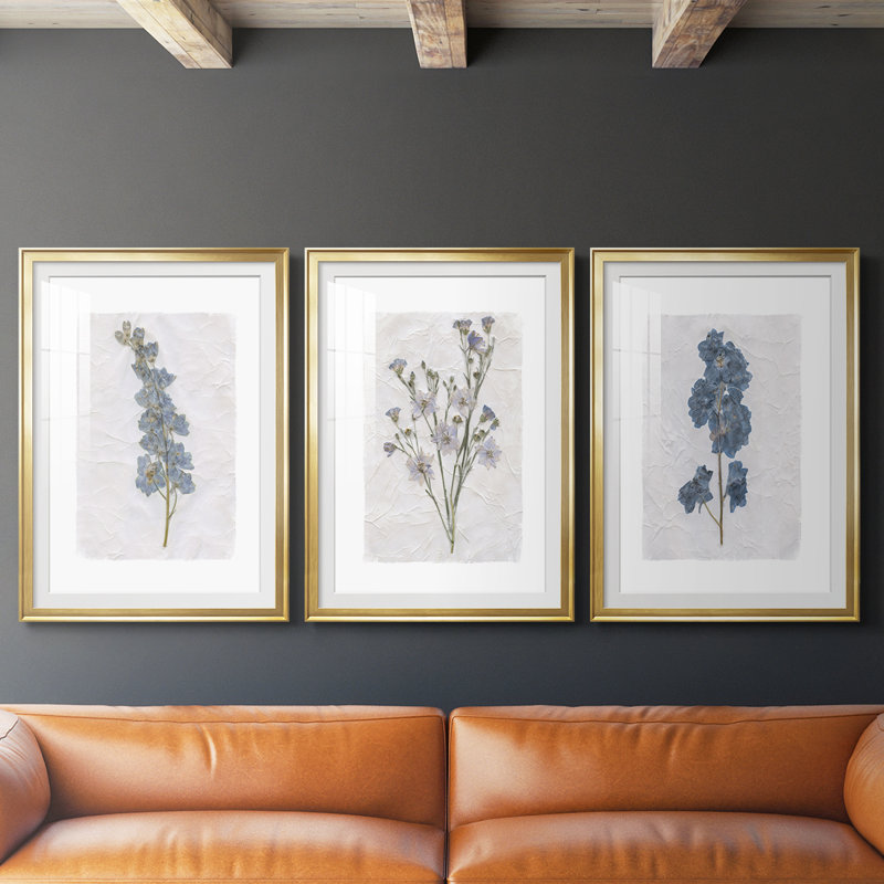 Découpage floral I - Impression encadrée sur mesure de qualité supérieure mate - 3 pièces, H 27 po x l 39 po, Doré