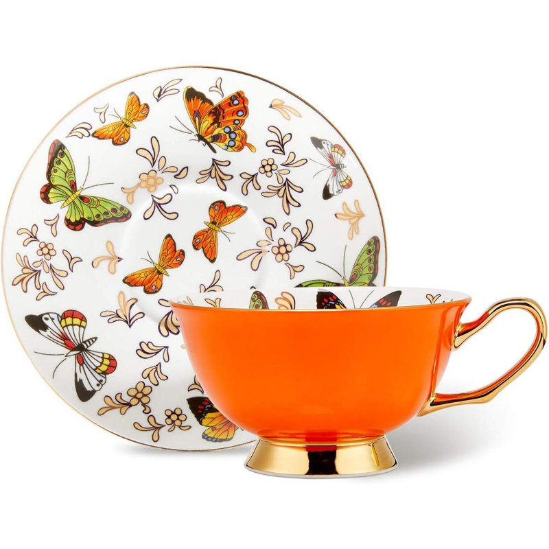 Tasse à café avec plateau à thé