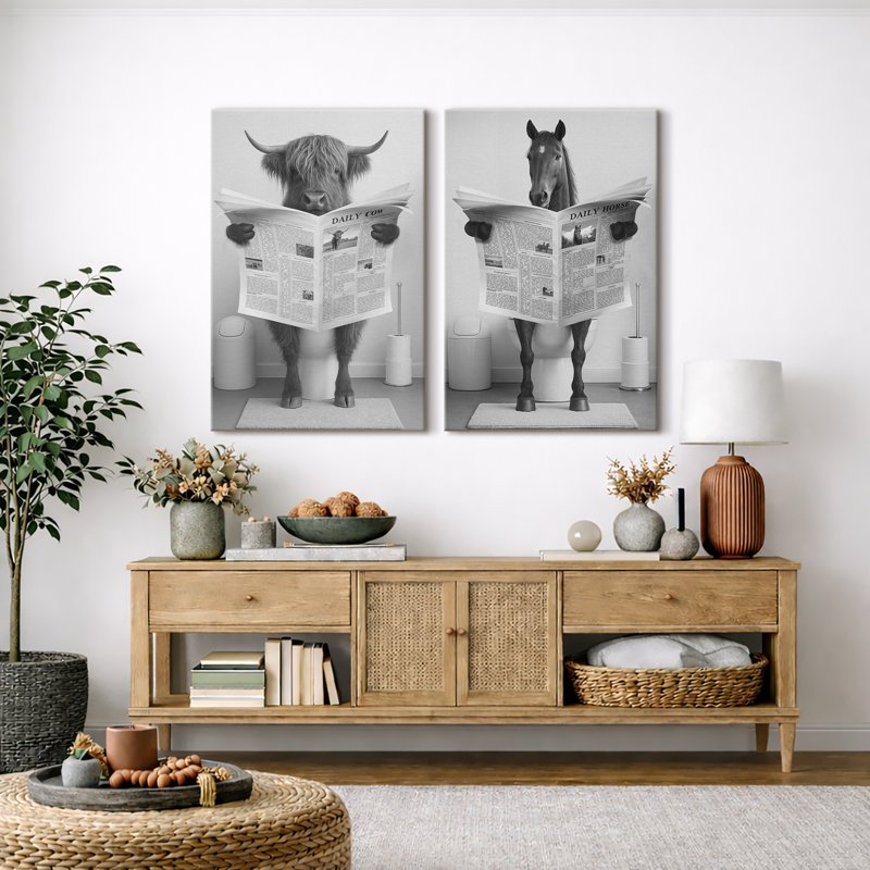 Vache et cheval noir et blanc lisant un journal humoristique, impression sur toile encadrée 2 pièces, H 36 po x l 48 po