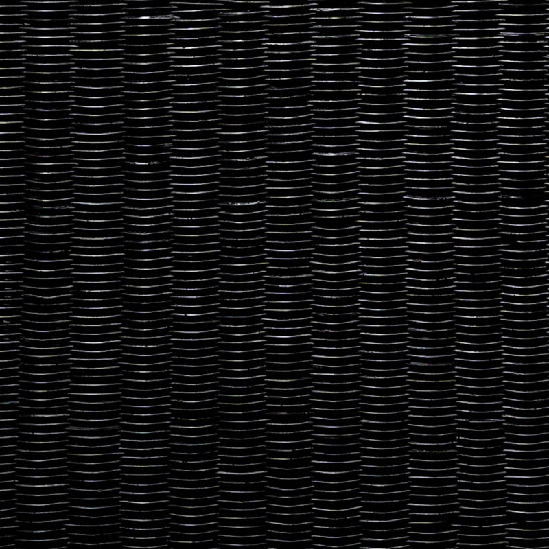 Table d'appoint carrée avec revêtement noir tissé, style rétro des années 1970, 10,1 kg, inspiration rétro, forme en U inversé, profondeur de 56 cm.