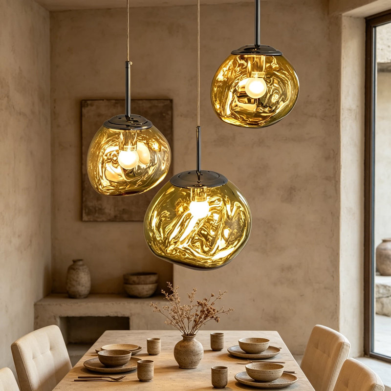Luminaire suspendu moderne à 3 lumières avec finition miroir et effet lave, abat-jour irréguliers soufflés à la main, éclairage en grappe à hauteur réglable pour îlot de cuisine, salle à manger, salon, câblé, doré