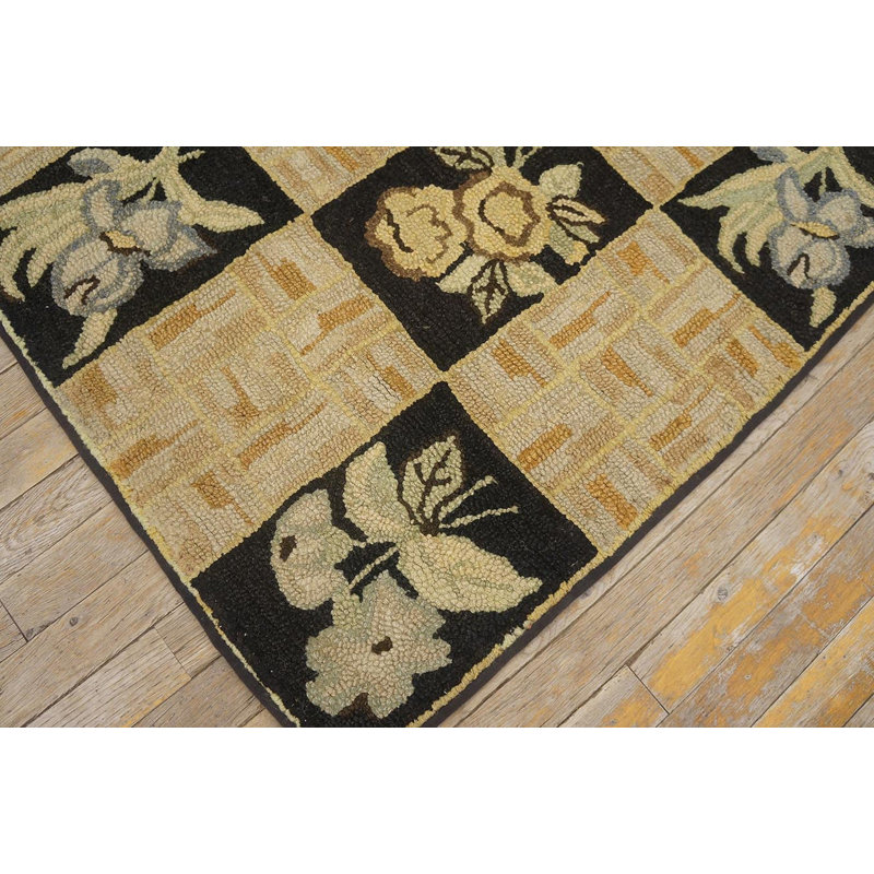 Petit tapis crocheté à motif floral